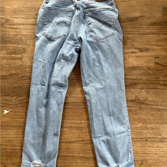 Levi's 724 High Rise Straight Crop Jeans- Size 28, Light Wash Distressed Denim - Picture 2 of 3